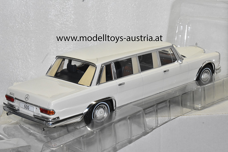 Mercedes Benz W100 6900 Pullmann 1963 weiss 1:18