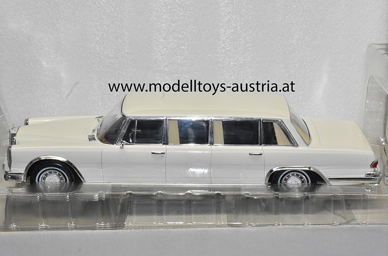 Mercedes Benz W100 6900 Pullmann 1963 weiss 1:18