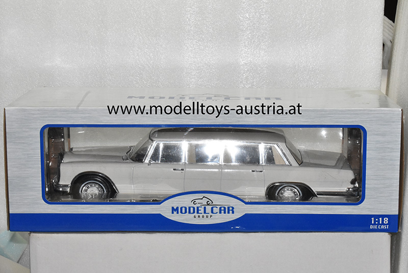 Mercedes Benz W100 6900 Pullmann 1963 weiss 1:18