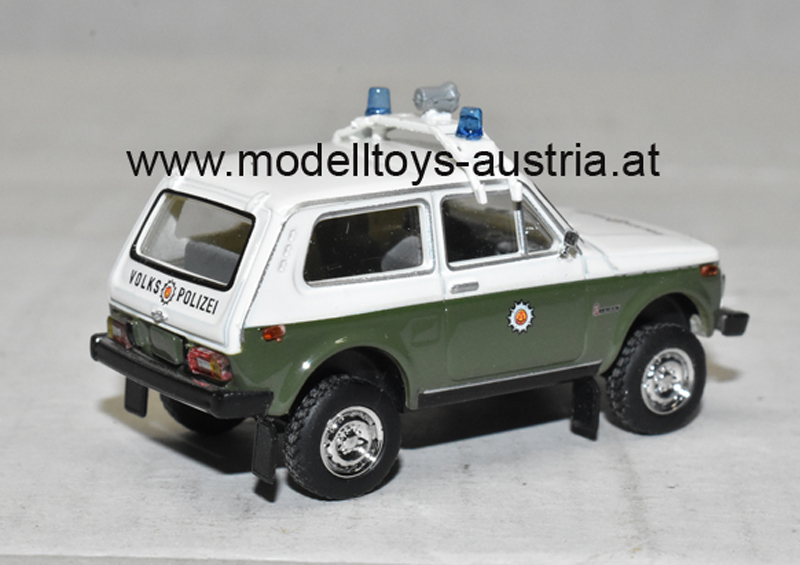 Lada Niva WAS-2121 Niwa 2121 Taiga 1976 VOLKSPOLIZEI Polizei grün / weiss 1:87 H0
