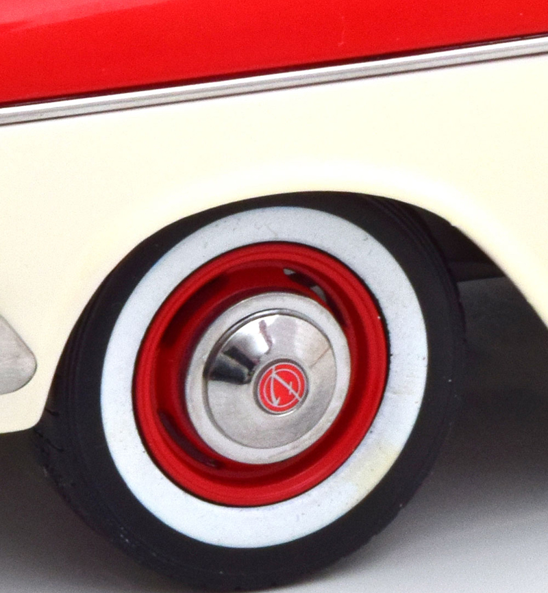 Ford Taunus P2 Limousine 17M 1957 rot / weiss 1:18
