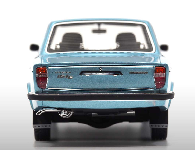 Volvo 164 E Limousine 1972 blau metallik 1:18
