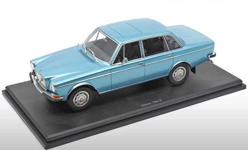 Volvo 164 E Limousine 1972 blau metallik 1:18