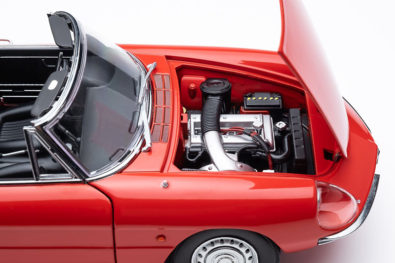 Alfa Romeo 1600 Duetto Spider 1966 rot 1:18
