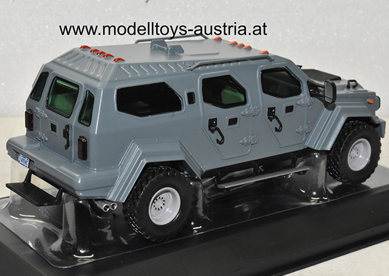 Gurkha LAPV 2008 Fast & Furious grau 1:43