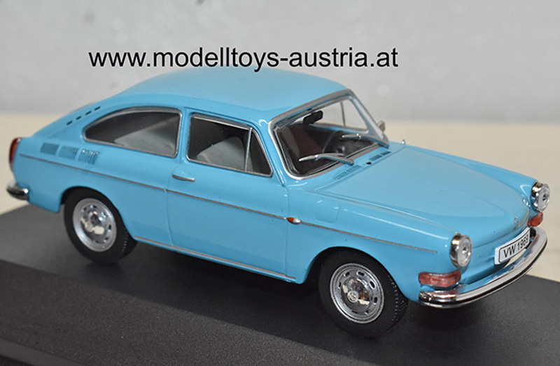VW 1600 TL Fließheck 1969 hell blau 1:43