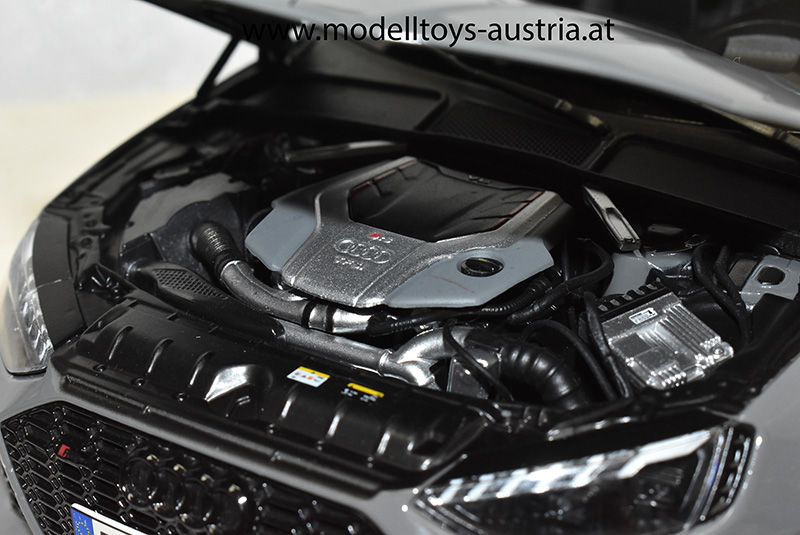 Audi RS4 B9 Avant Kombi Break 2017 grau 1:18 Audi A4