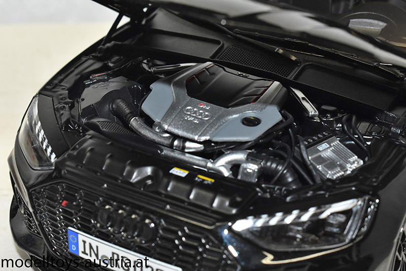 Audi RS4 B9 Avant Kombi Break 2017 schwarz 1:18 Audi A4