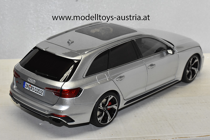Audi RS4 B9 Avant Kombi Break 2017 silber 1:18 Audi A4
