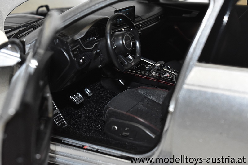 Audi RS4 B9 Avant Kombi Break 2017 silber 1:18 Audi A4
