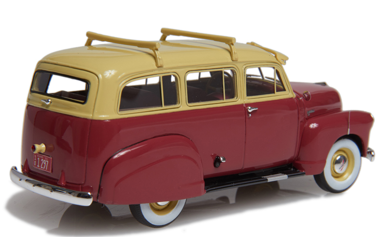 Chevrolet Suburban 1949 - 1953 beige / Kastanienbraun 1:43