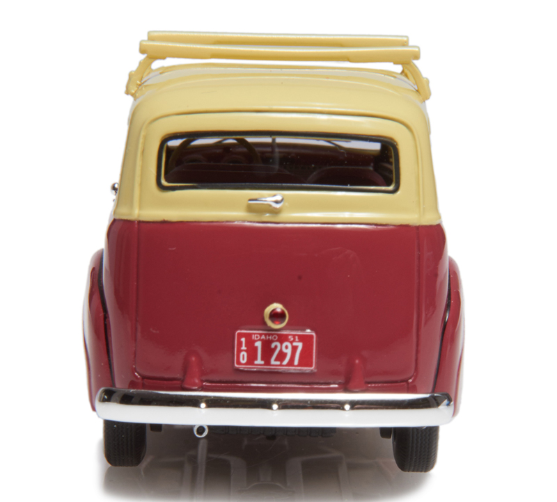 Chevrolet Suburban 1949 - 1953 beige / Kastanienbraun 1:43
