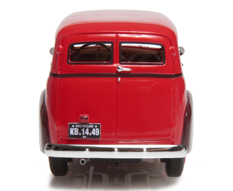 Chevrolet Suburban 1949 - 1953 rot / Kastanienbraun 1:43