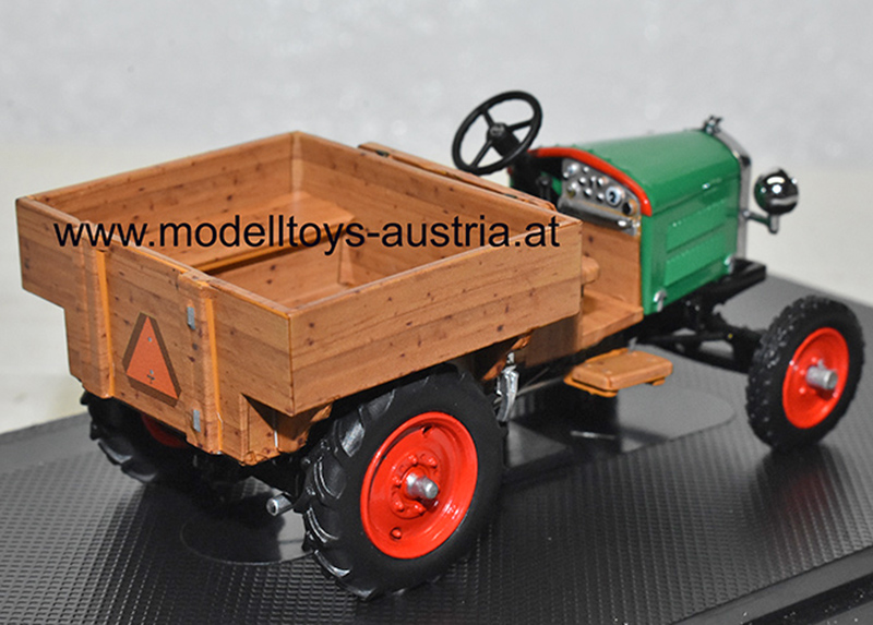 Kaiser Autotraktor 1945 grün / braun 1:43 Philatelie Liechtenstein